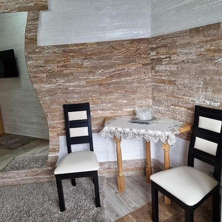 Casa Lipianu Hotel Targu Jiu Room photo