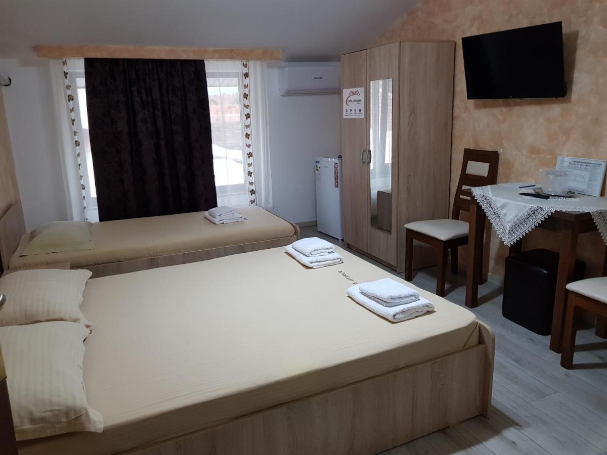 Casa Lipianu Hotel Targu Jiu Room photo