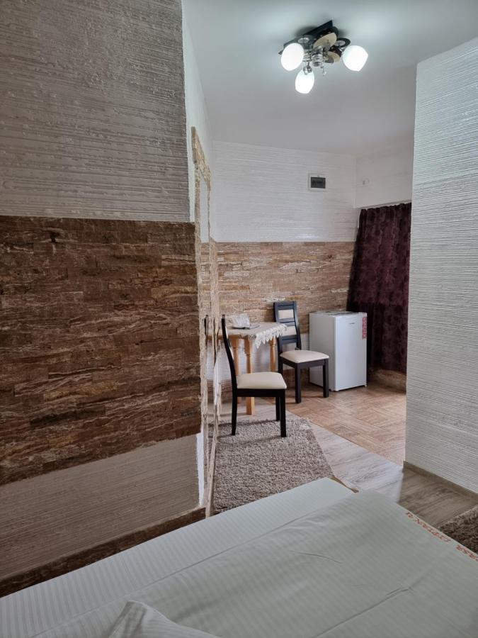 Casa Lipianu Hotel Targu Jiu Room photo