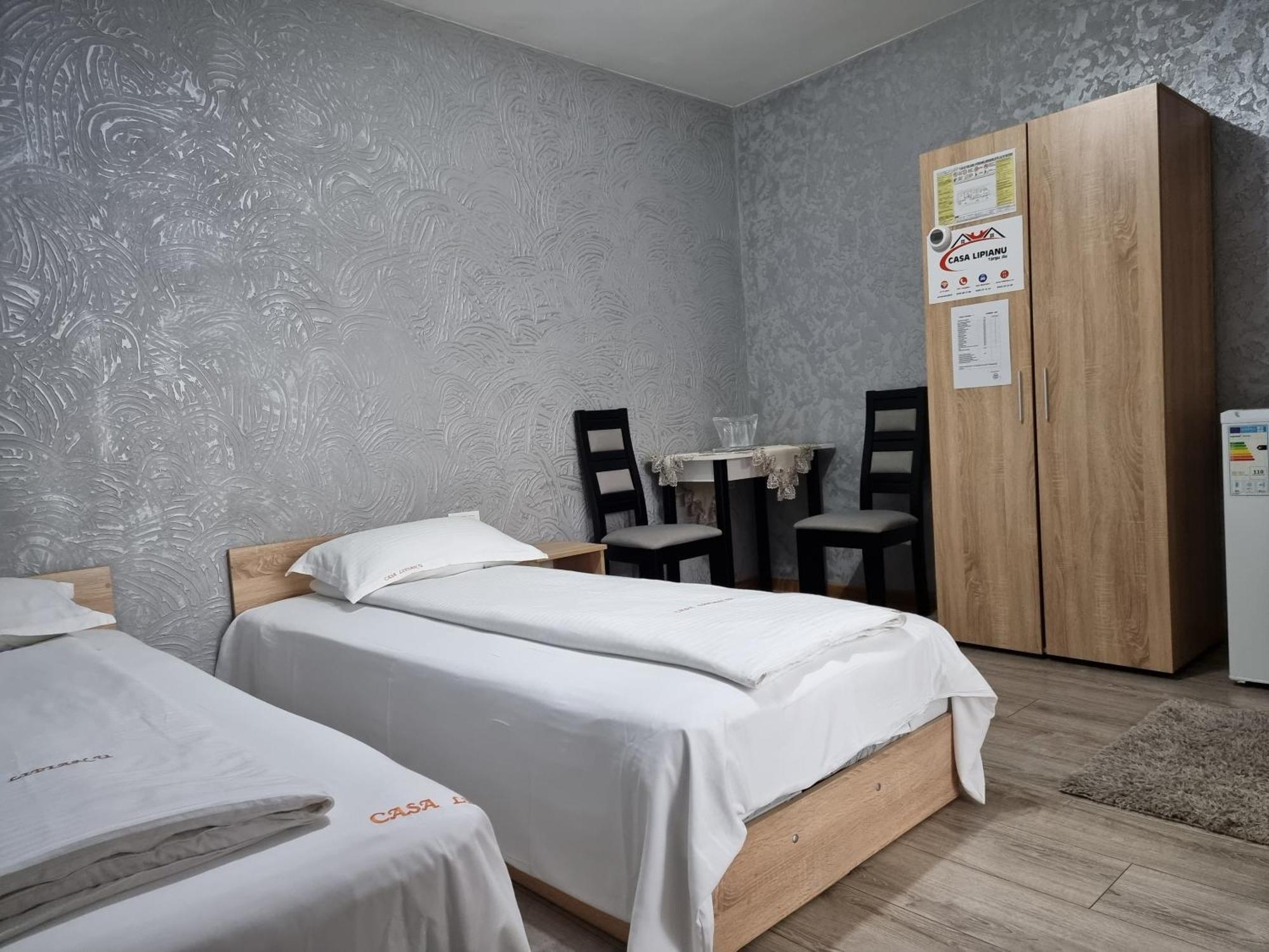Casa Lipianu Hotel Targu Jiu Room photo